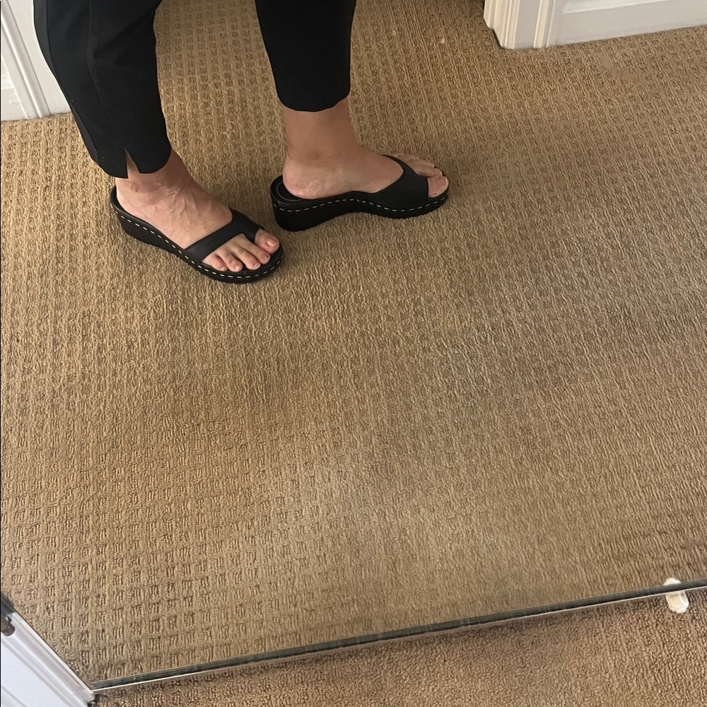 Donald J. Pliner Black Leather Wedge Thong Sandals - Picture 11 of 12